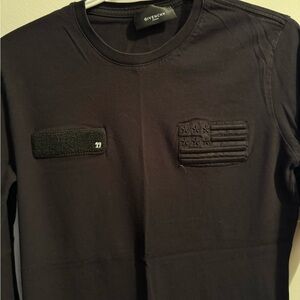 Medium Givenchy sweater. 10/10 condition.